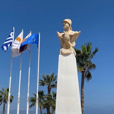 Larnaca Beach Apartment 1A Buitenkant foto