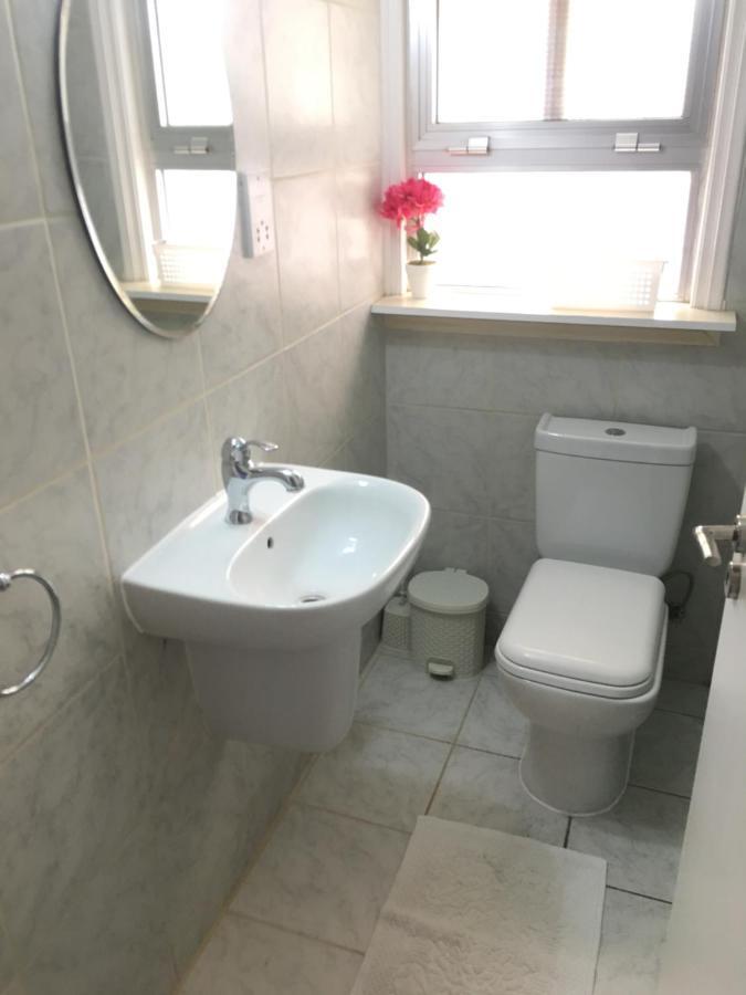 Larnaca Beach Apartment 1A Buitenkant foto