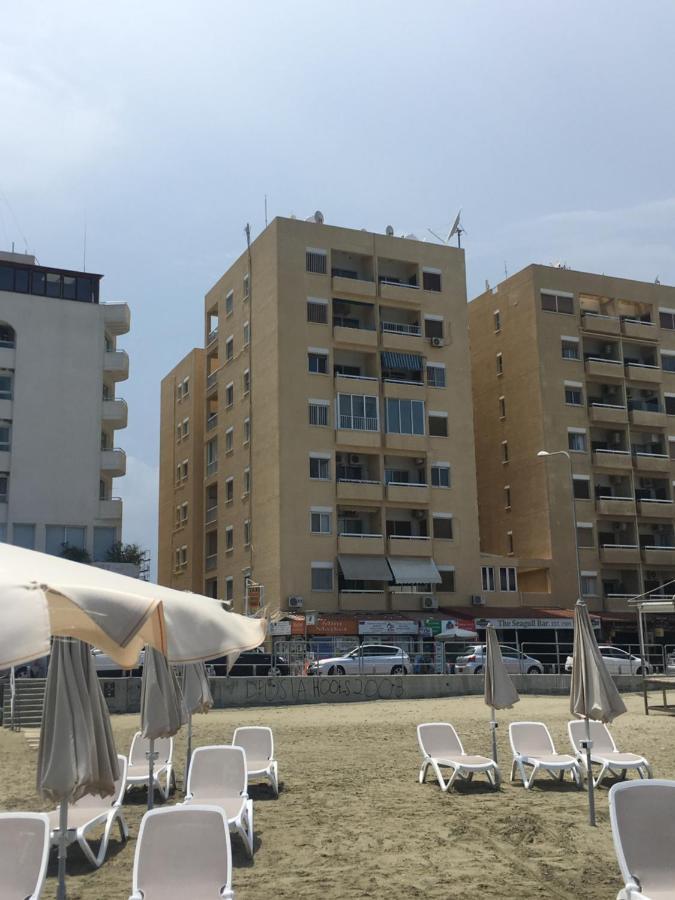 Larnaca Beach Apartment 1A Buitenkant foto