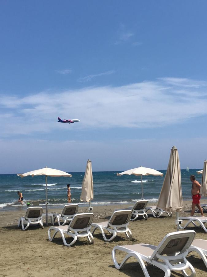 Larnaca Beach Apartment 1A Buitenkant foto
