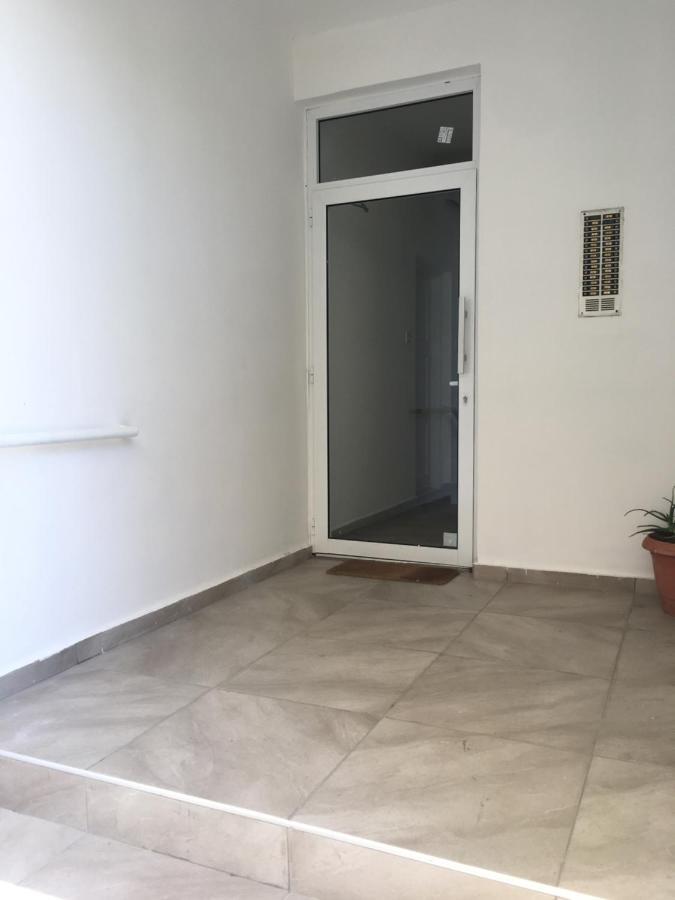 Larnaca Beach Apartment 1A Buitenkant foto