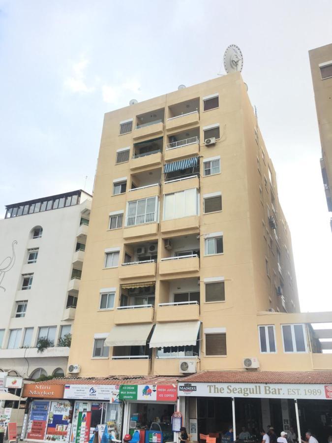 Larnaca Beach Apartment 1A Buitenkant foto